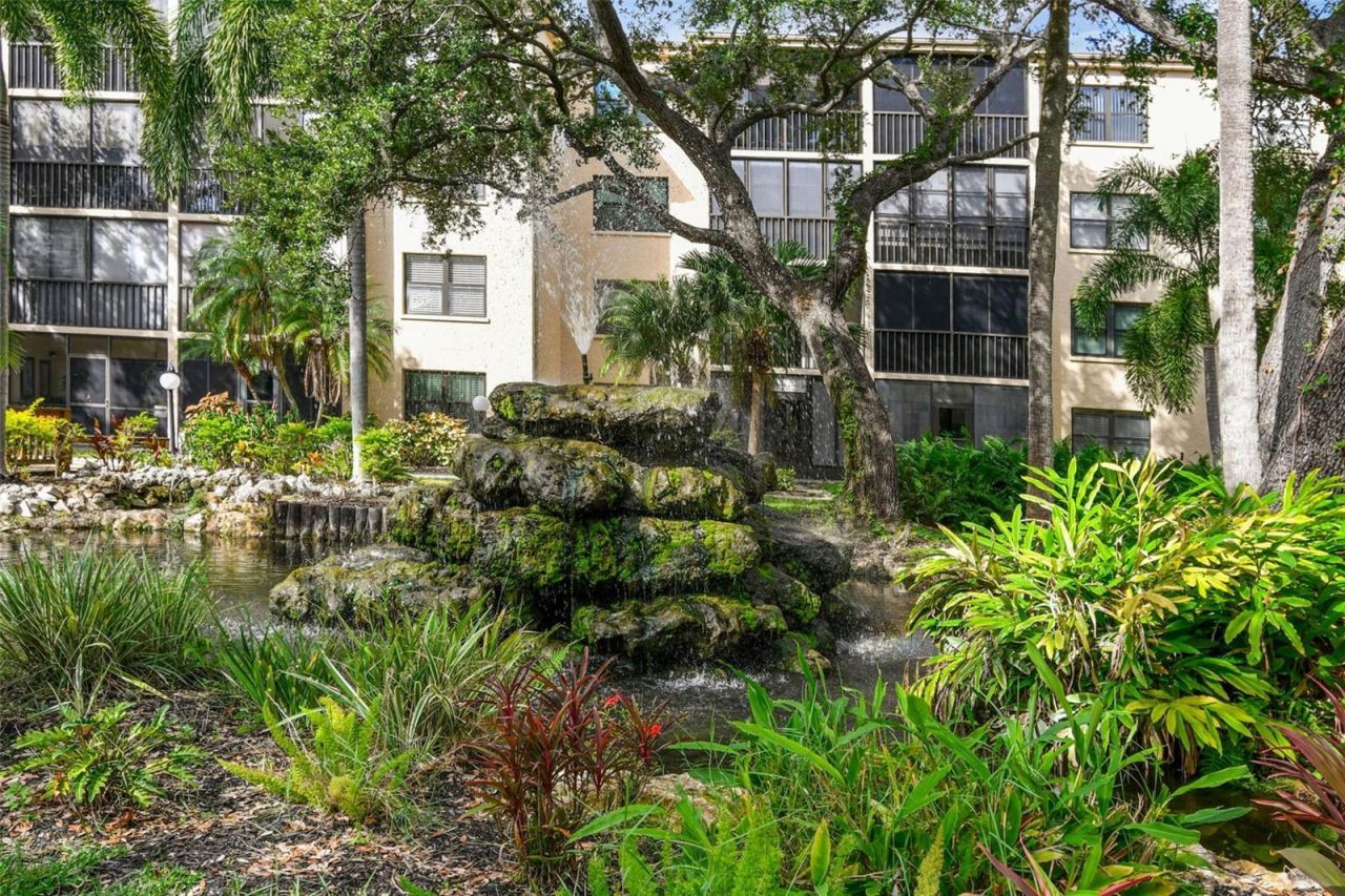 515 30th Avenue W, Unit H210, Bradenton, FL 34205 Photo