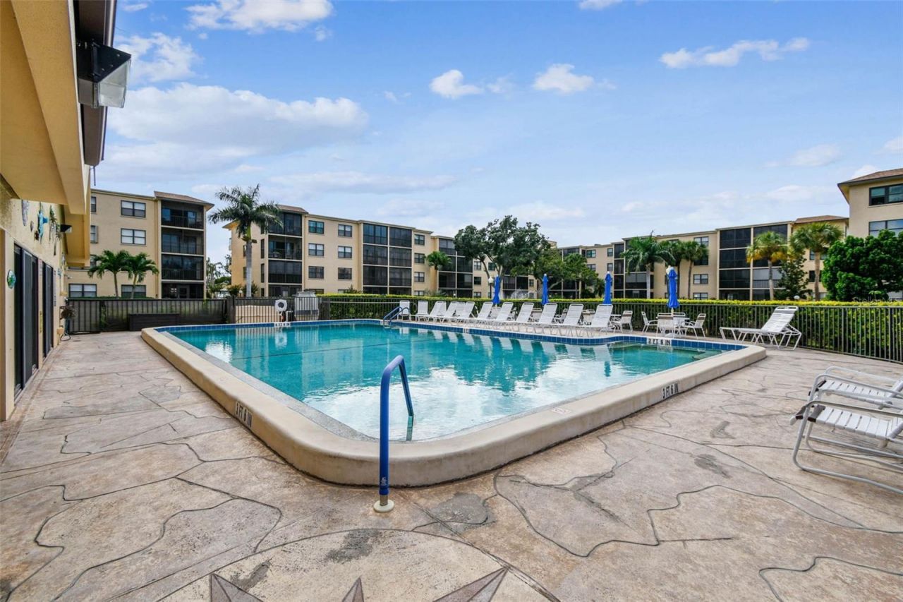 515 30th Avenue W, Unit H210, Bradenton, FL 34205 Photo