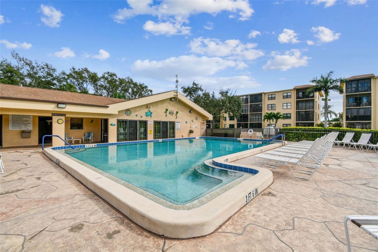 515 30th Avenue W, Unit H210, Bradenton, FL 34205 Photo