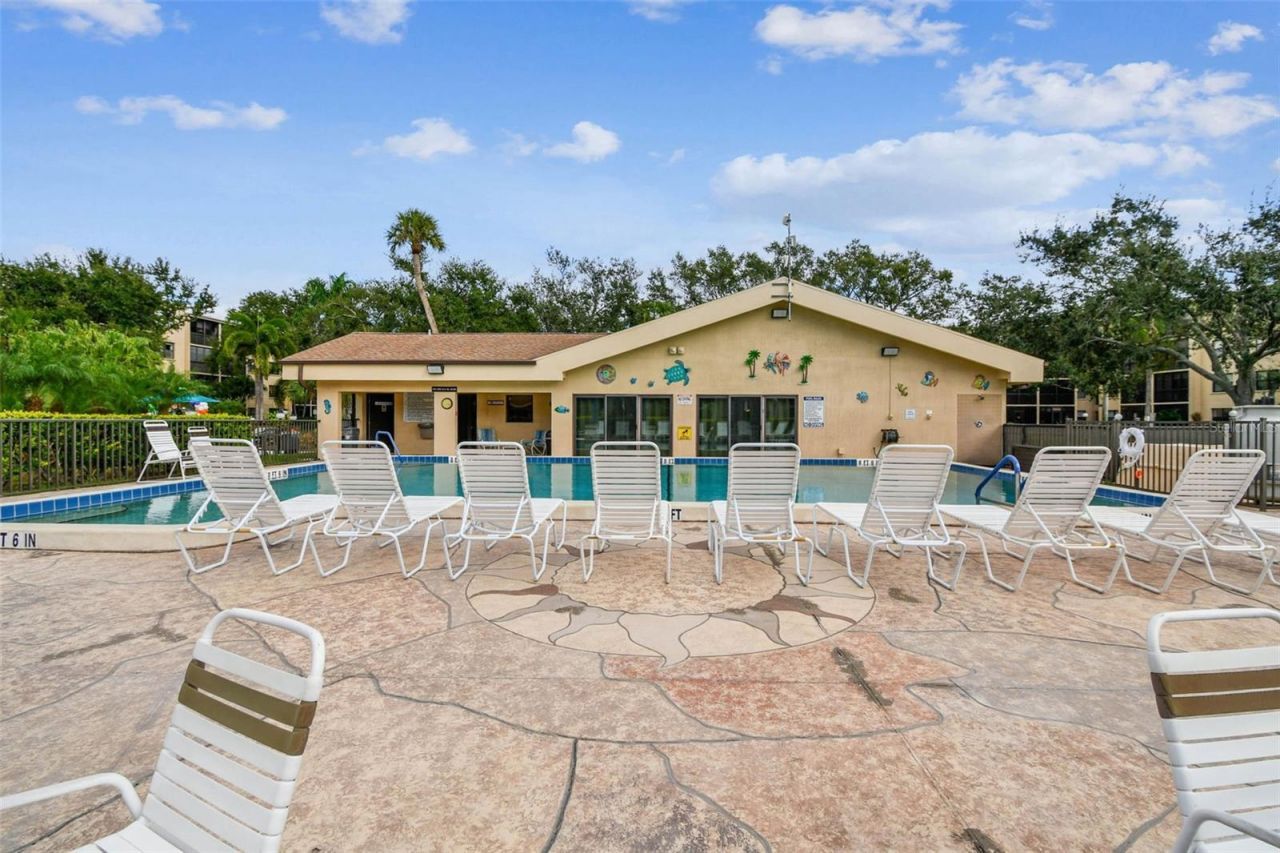 515 30th Avenue W, Unit H210, Bradenton, FL 34205 Photo