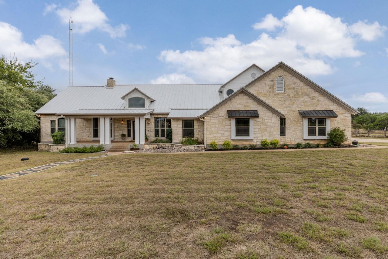 300 Little Gabriel River Dr, Liberty Hill, TX 78642 Main Photo