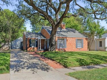 4232 Pershing Avenue, Fort Worth, TX 76107