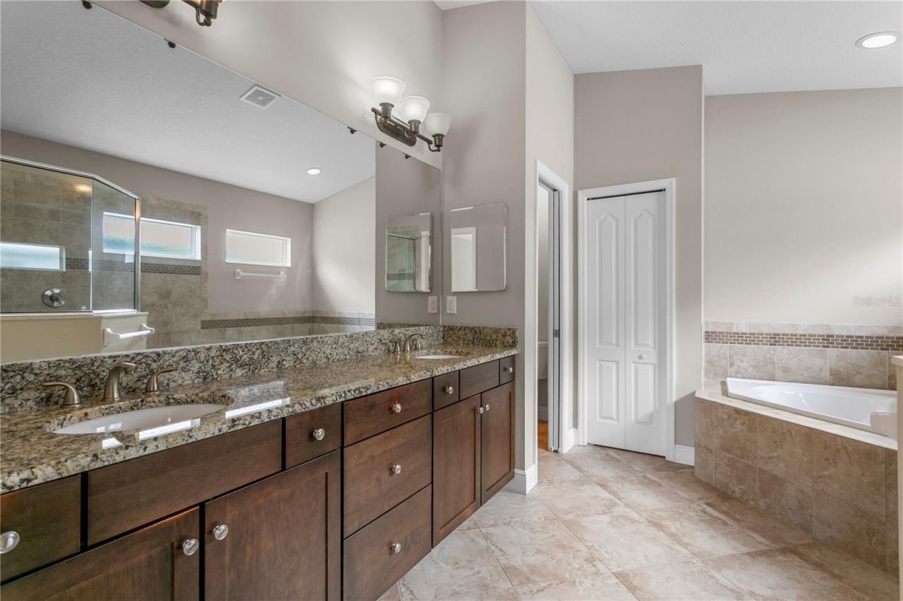 19303 Water Maple Drive, Tampa, FL 33647 Photo