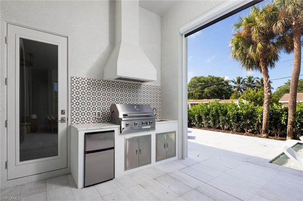 1257 11th Ct N, Naples, FL 34102 Photo