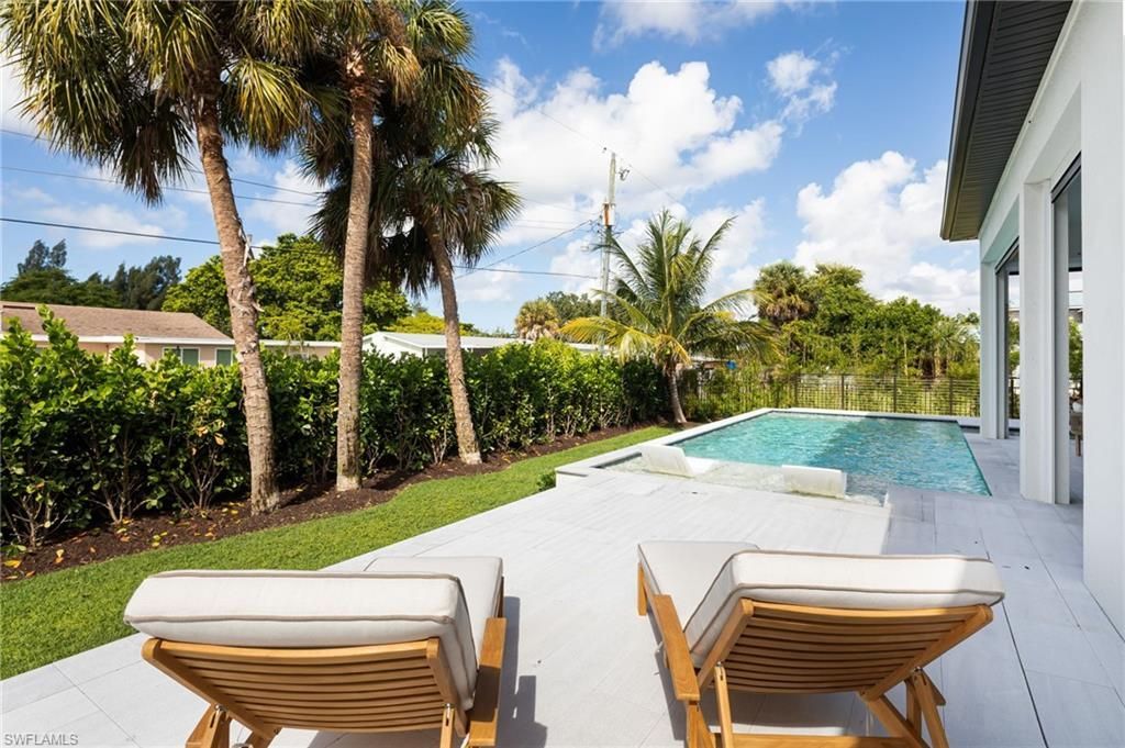 1257 11th Ct N, Naples, FL 34102 Photo