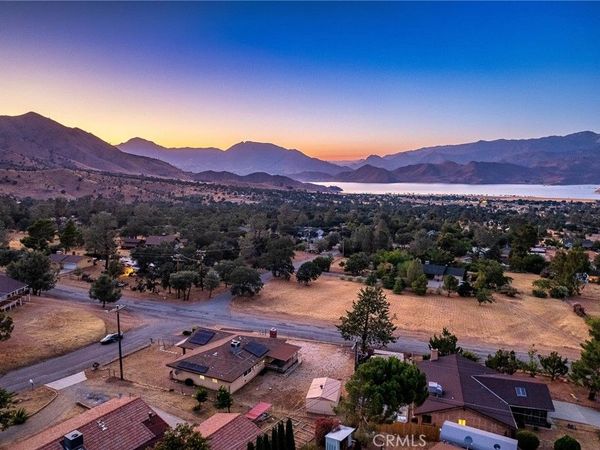 2924 Raccoon Drive, Mountain Mesa, CA 93240