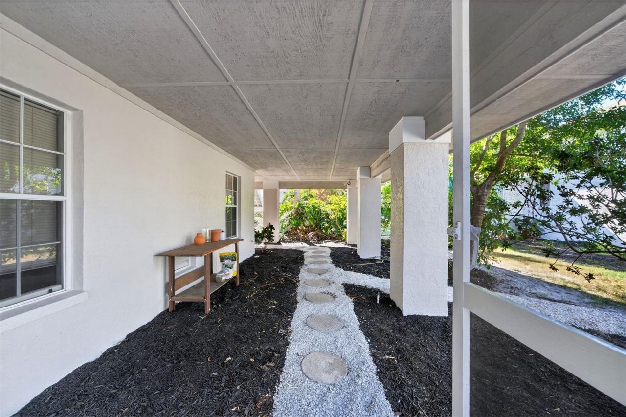 4719 E Trails Drive, Sarasota, FL 34232 Photo