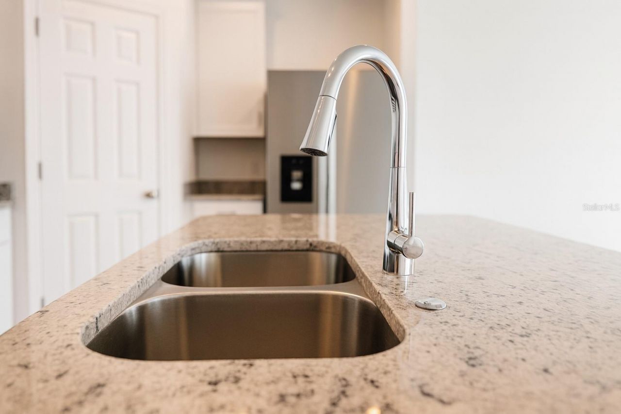 2618 Irish Elk Avenue, Davenport, FL 33837 Photo