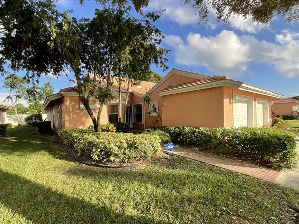 5570 Royal Lake Circle, Boynton Beach, FL 33437