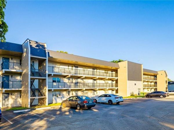 7911 N Colony Circle, Unit 305, Tamarac, FL 33321