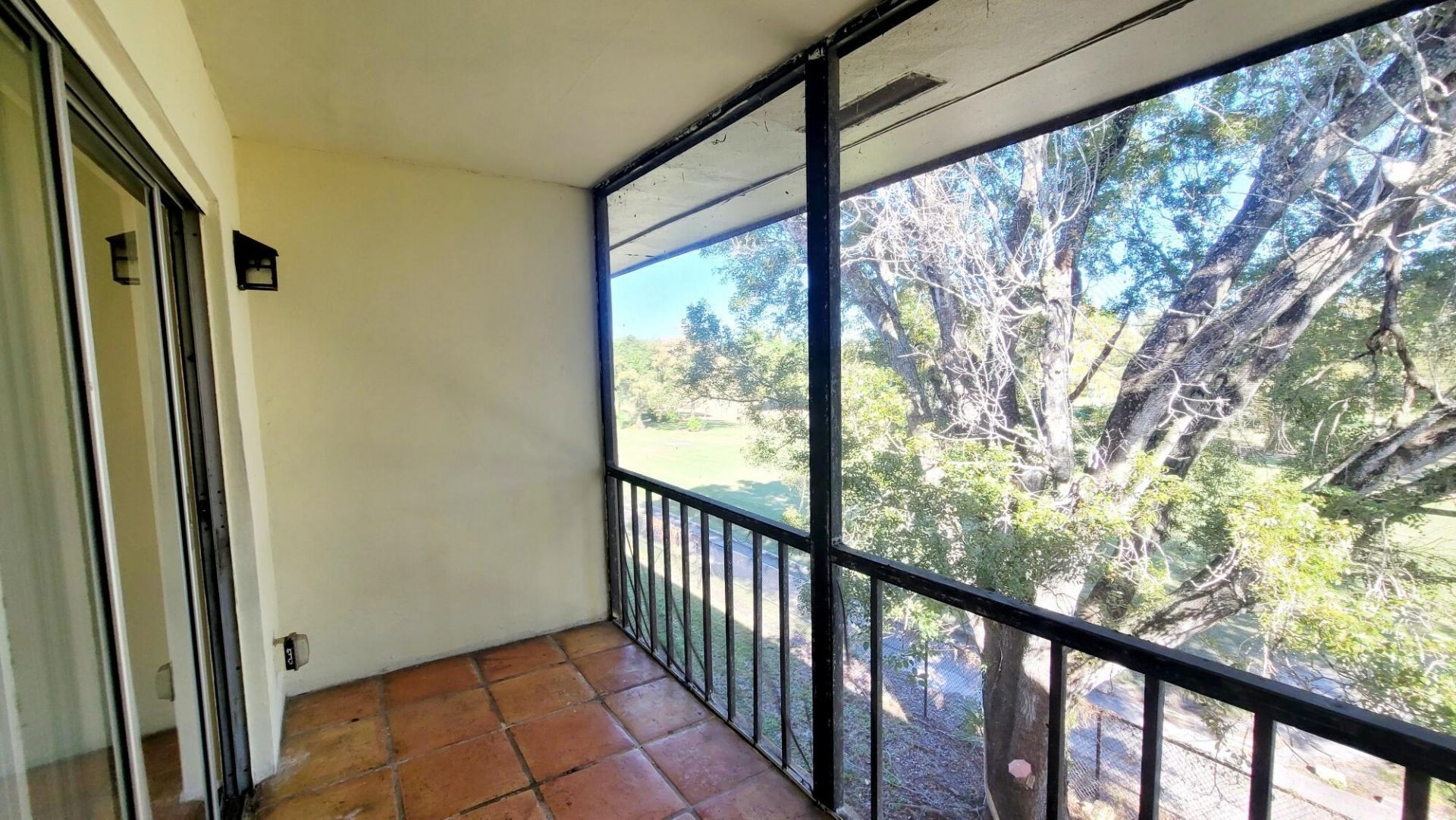 7911 N Colony Circle, Unit 305, Tamarac, FL 33321 Photo