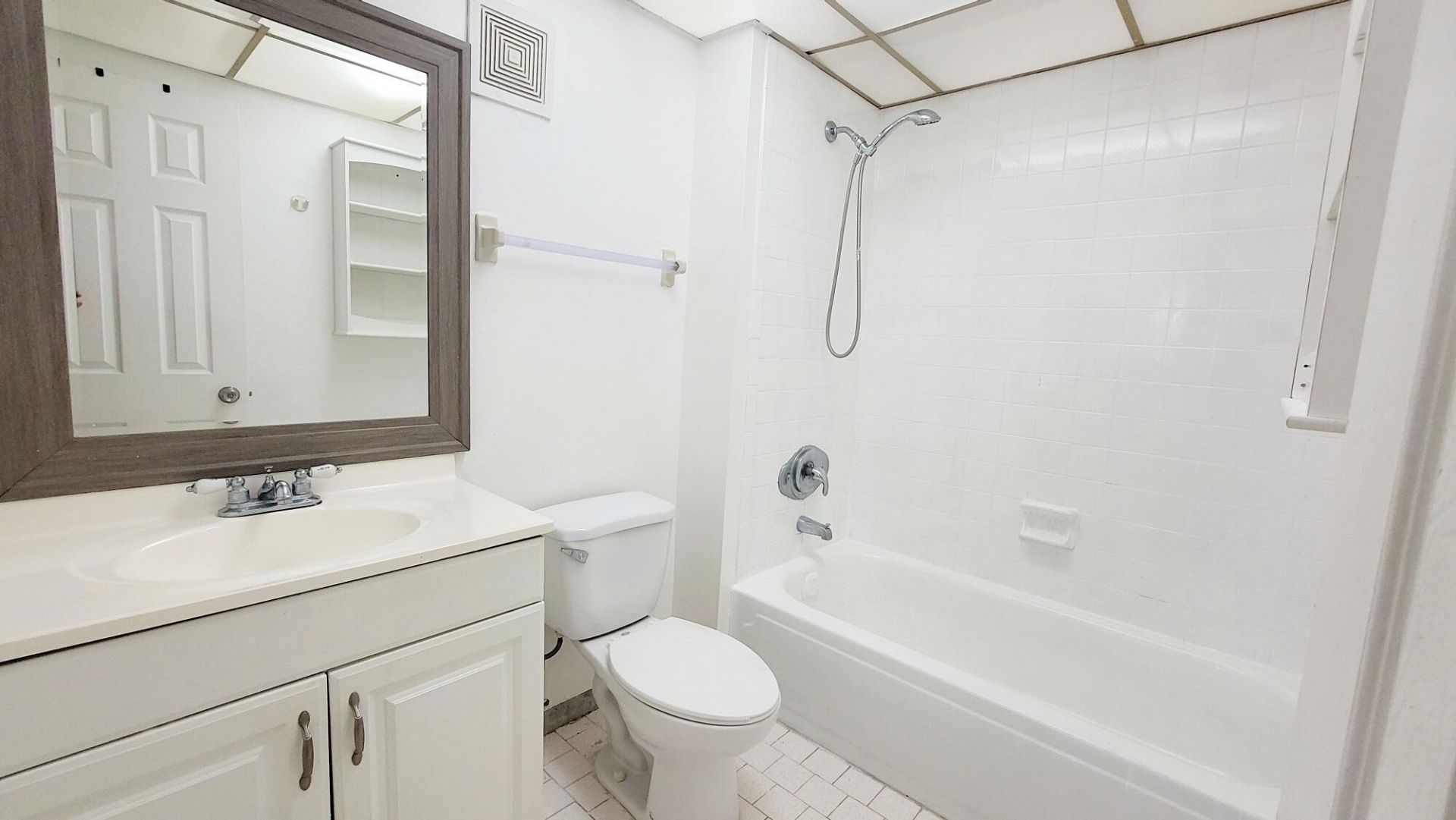 7911 N Colony Circle, Unit 305, Tamarac, FL 33321 Photo