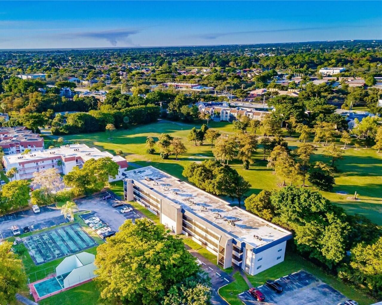 7911 N Colony Circle, Unit 305, Tamarac, FL 33321 Photo