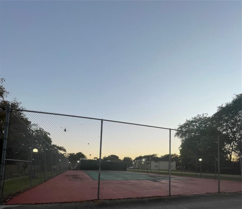 7911 N Colony Circle, Unit 305, Tamarac, FL 33321 Photo