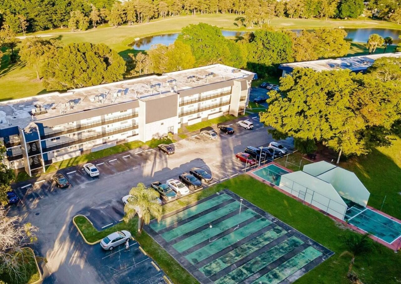 7911 N Colony Circle, Unit 305, Tamarac, FL 33321 Photo