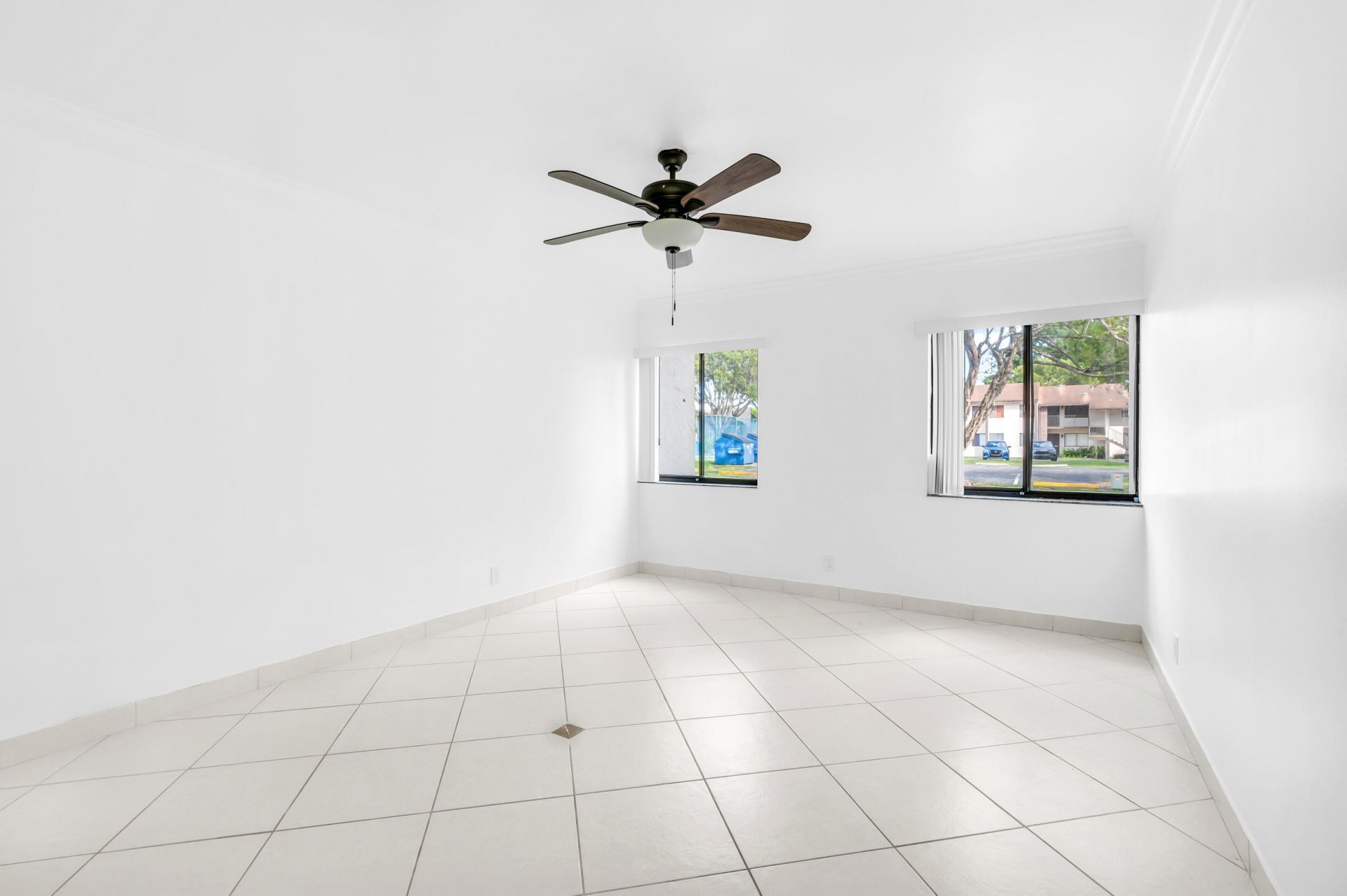 153 W Laurel Drive, Unit 1003, Margate, FL 33063 Photo