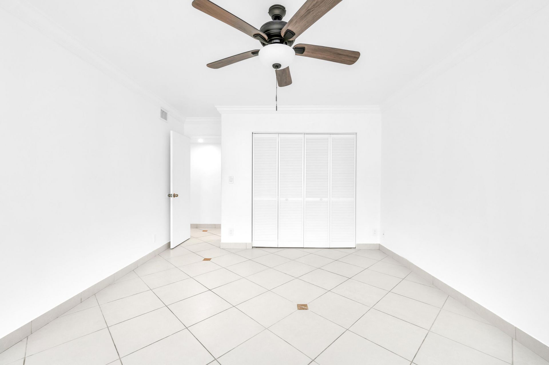 153 W Laurel Drive, Unit 1003, Margate, FL 33063 Photo
