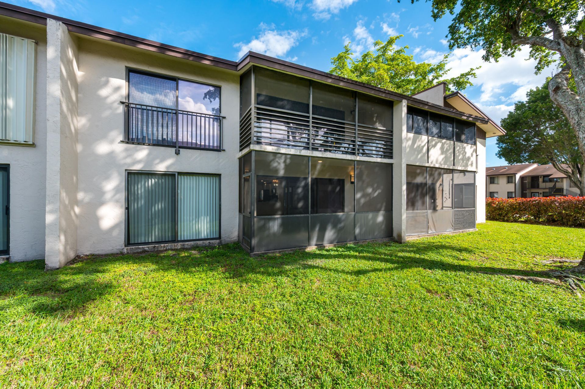 153 W Laurel Drive, Unit 1003, Margate, FL 33063 Photo