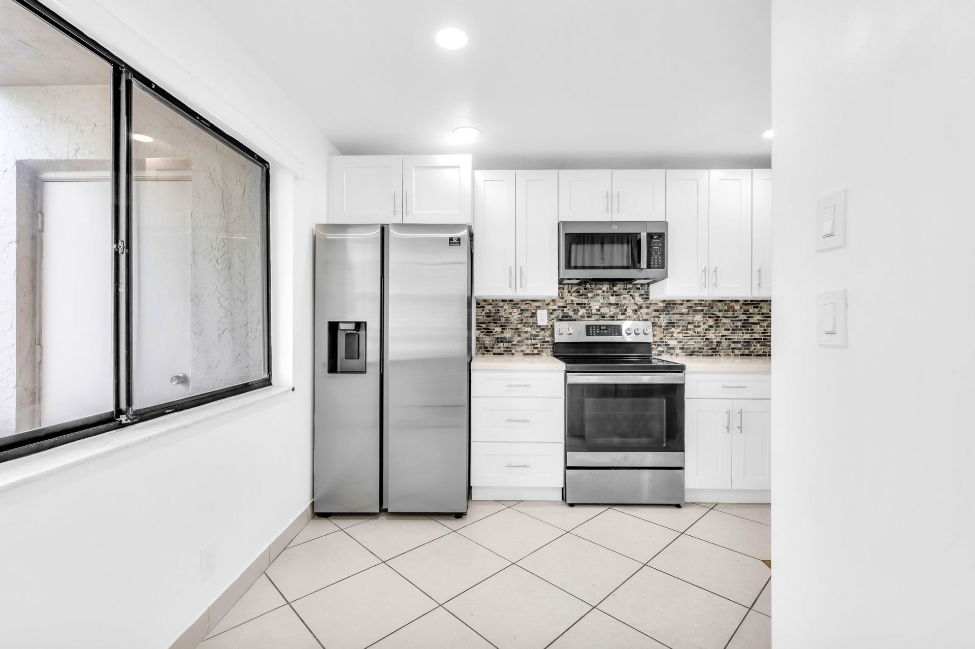 153 W Laurel Drive, Unit 1003, Margate, FL 33063 Photo