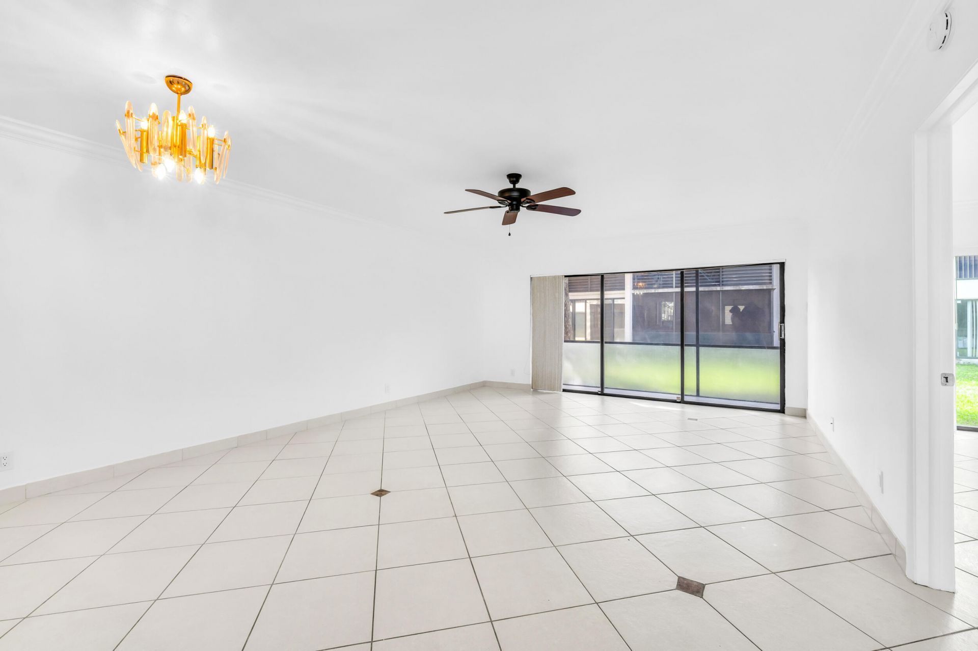 153 W Laurel Drive, Unit 1003, Margate, FL 33063 Photo