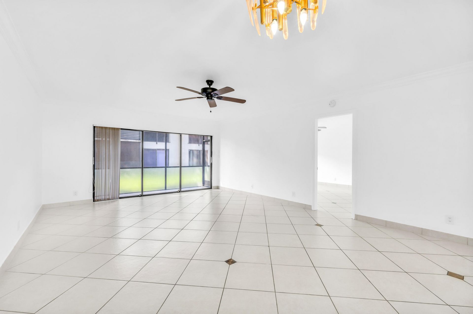 153 W Laurel Drive, Unit 1003, Margate, FL 33063 Photo