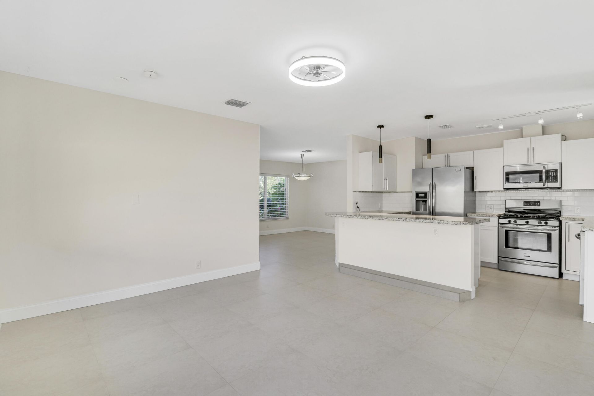 376 SW 2nd Street, Boca Raton, FL 33432 Photo