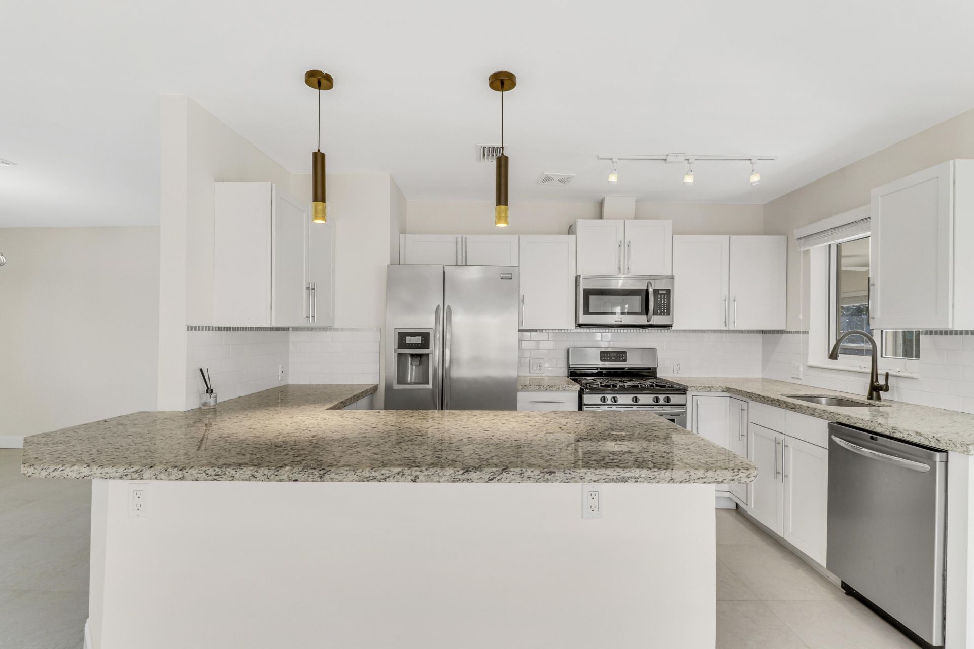 376 SW 2nd Street, Boca Raton, FL 33432 Photo