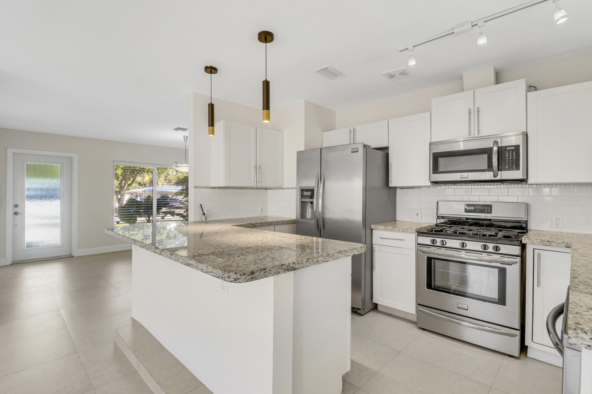 376 SW 2nd Street, Boca Raton, FL 33432 Photo