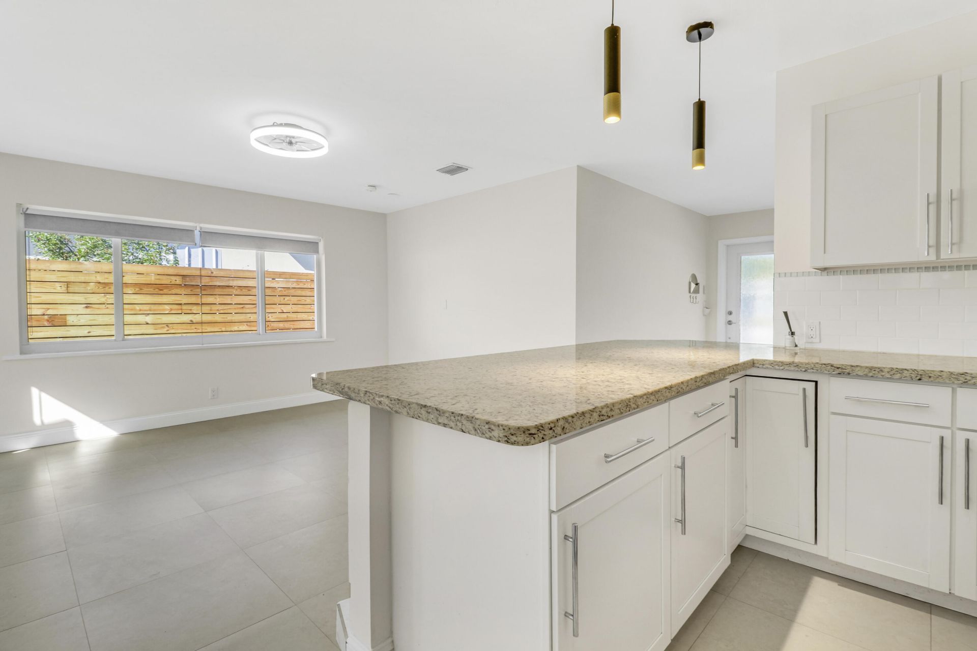 376 SW 2nd Street, Boca Raton, FL 33432 Photo