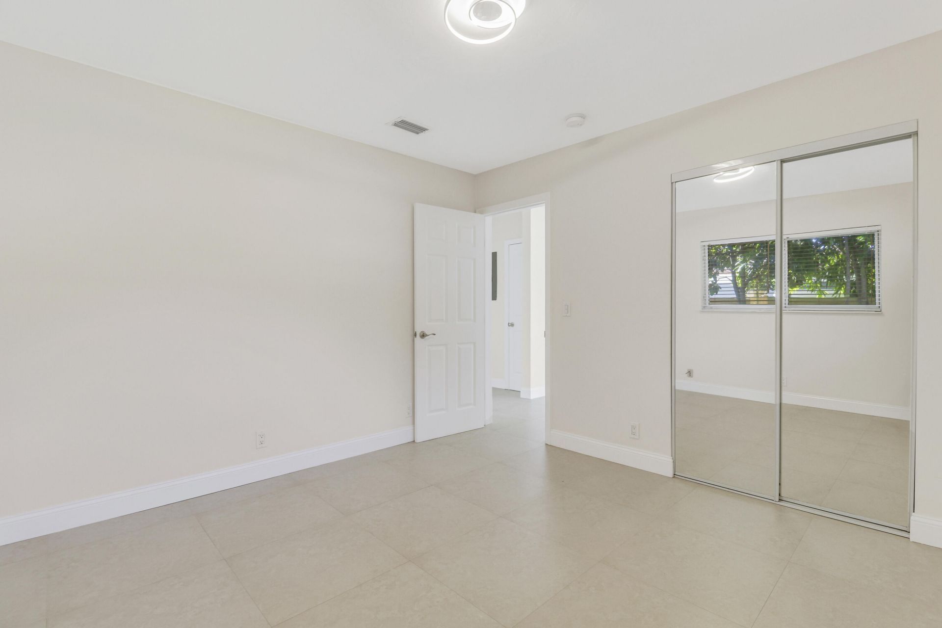 376 SW 2nd Street, Boca Raton, FL 33432 Photo