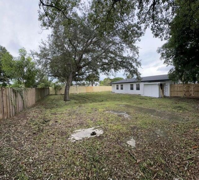 402 NE Armory Circle, Port Saint Lucie, FL 34983 Photo