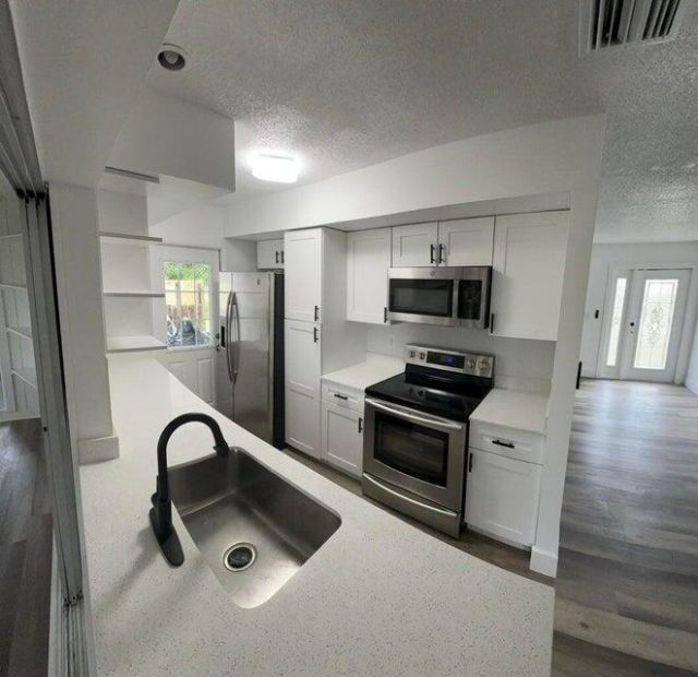 402 NE Armory Circle, Port Saint Lucie, FL 34983 Photo