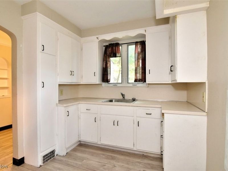 3484 Bainbridge Road, Cleveland Heights, OH 44118 Photo 7