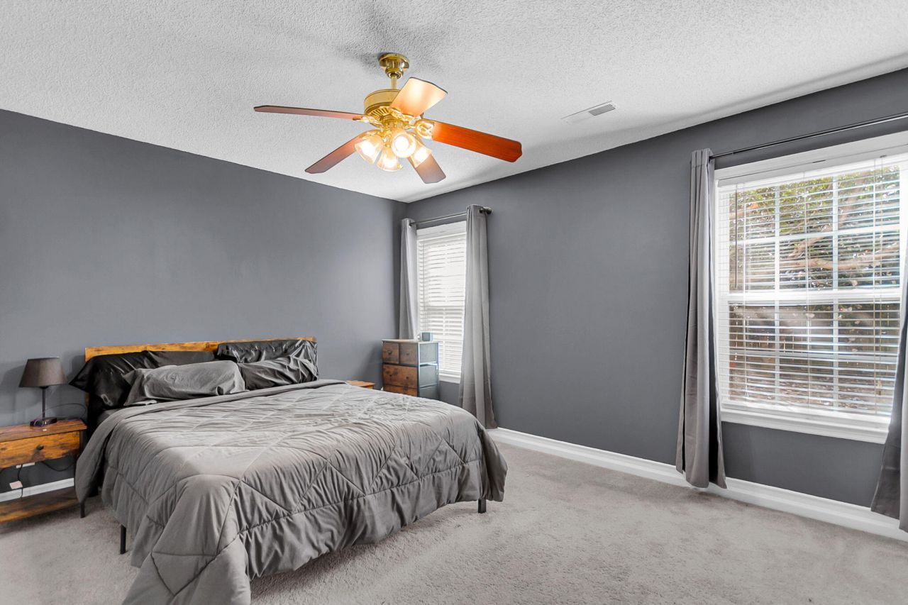 137 Paddock Way Photo 21