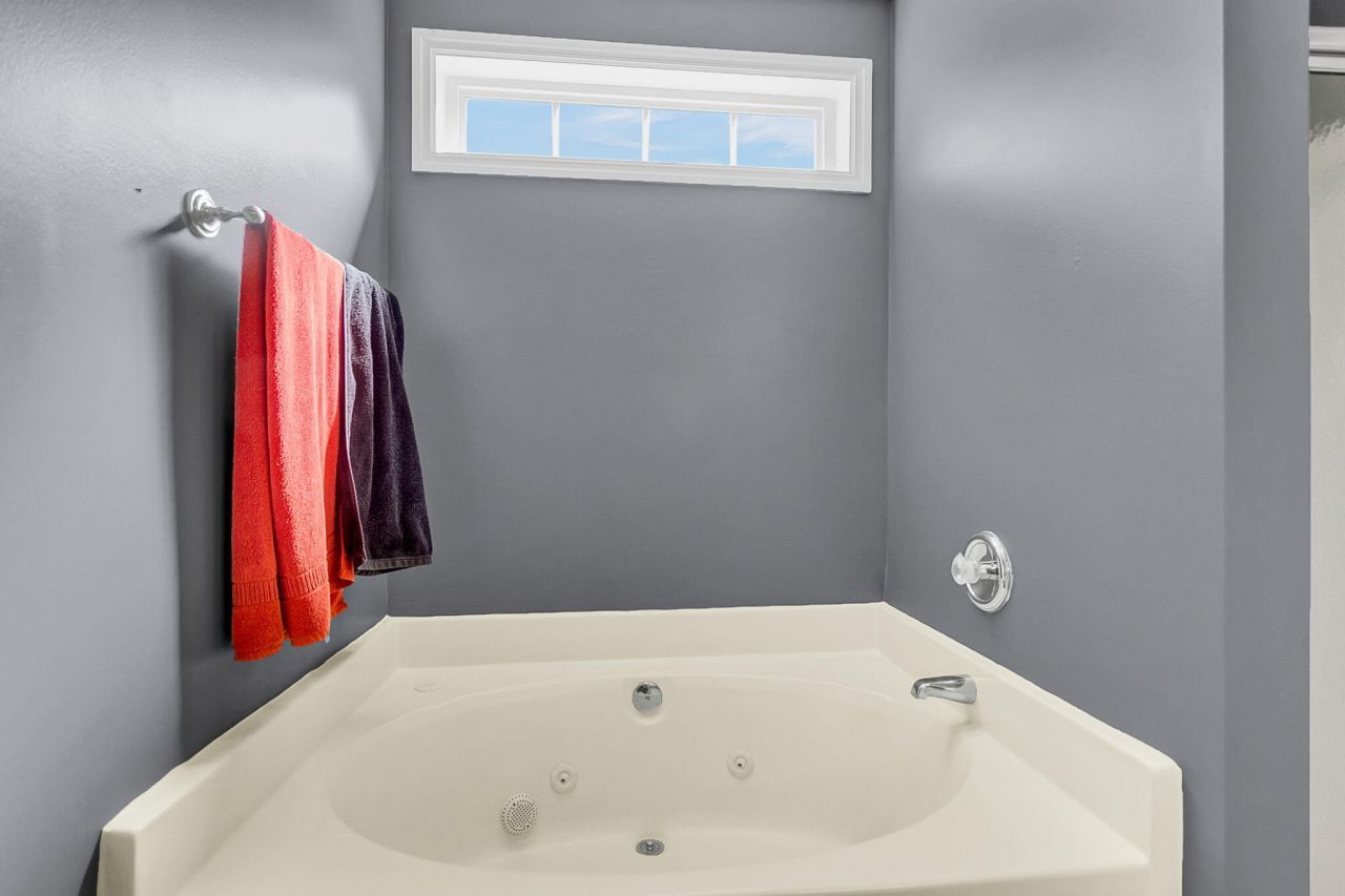 137 Paddock Way Photo 25