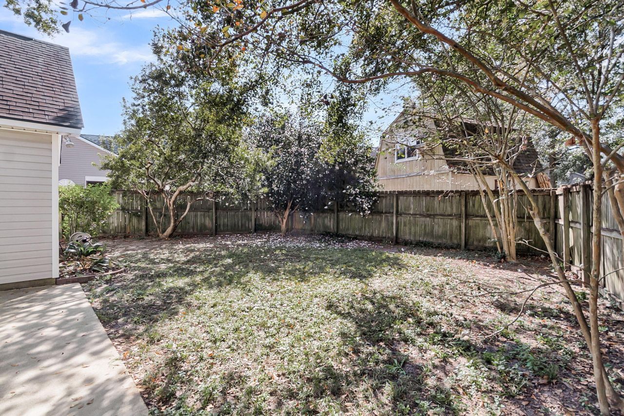 137 Paddock Way Photo 35