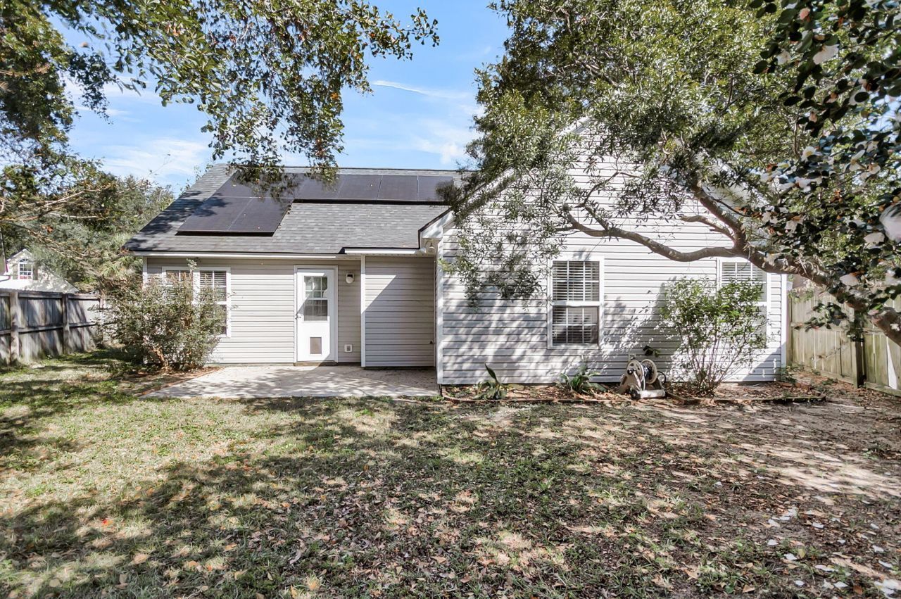 137 Paddock Way Photo 37