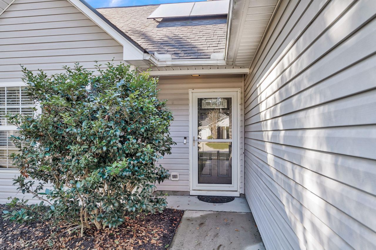 137 Paddock Way Photo 6