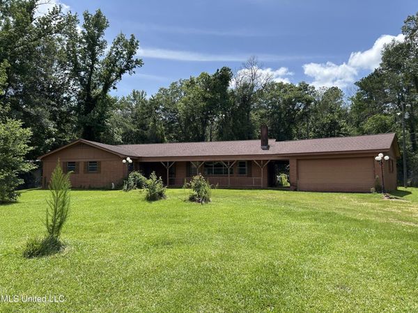 27 Dogwood Drive, Silver Creek, MS 39663