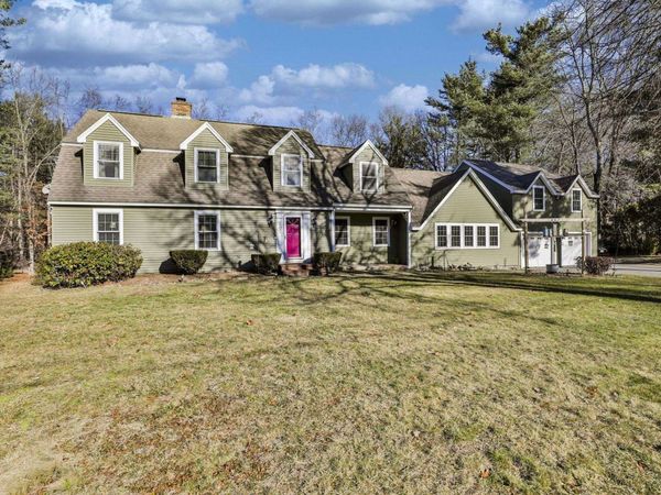 207 Oak Ridge Road, Plaistow, NH 03865