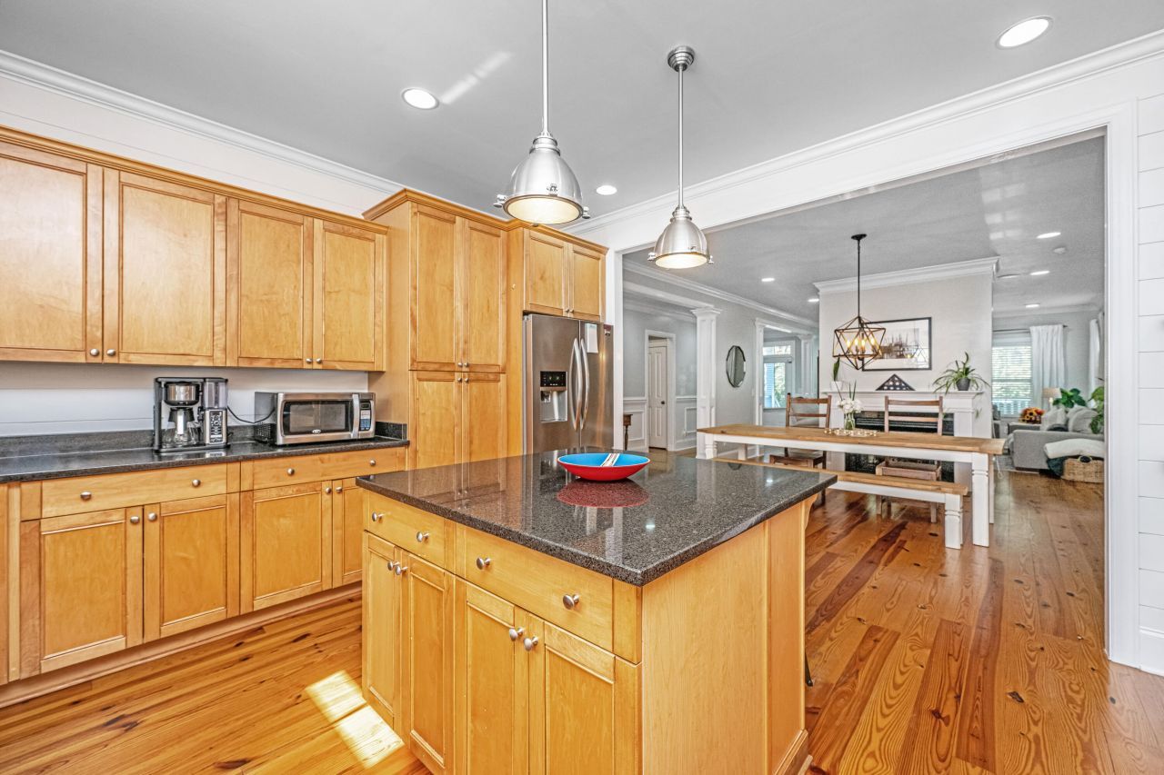 455 Slidel Street Photo 11