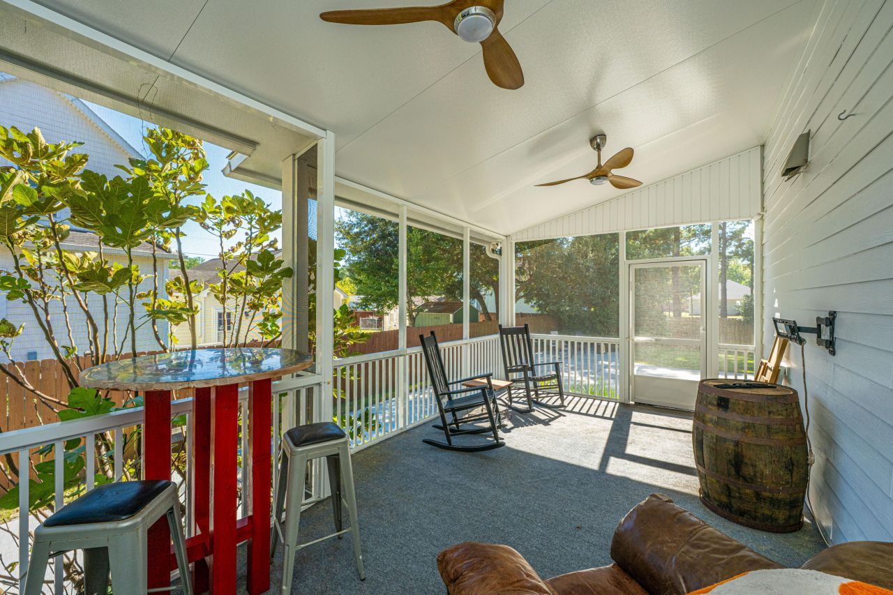 455 Slidel Street Photo 14