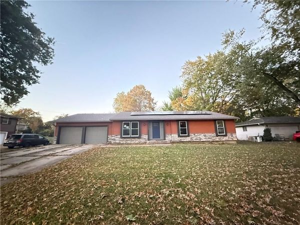 8220 Freeman Avenue, Kansas City, KS 66112
