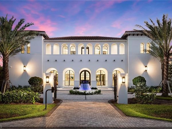 50 Mahogany DR, NAPLES, FL 34108