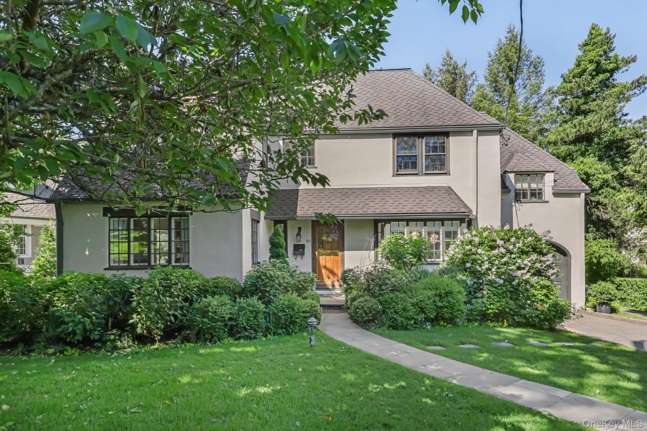30 Studio Lane, Bronxville, NY 10708 Main Photo