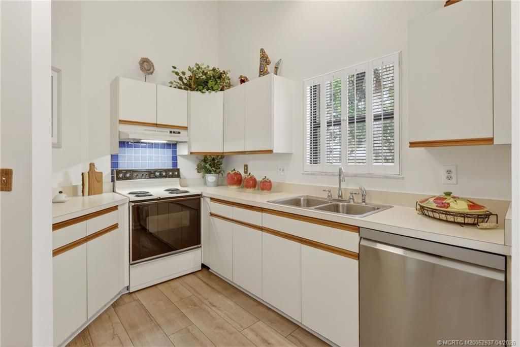 6001 SE Martinique Drive, Unit 104, Stuart, FL 34997 Photo