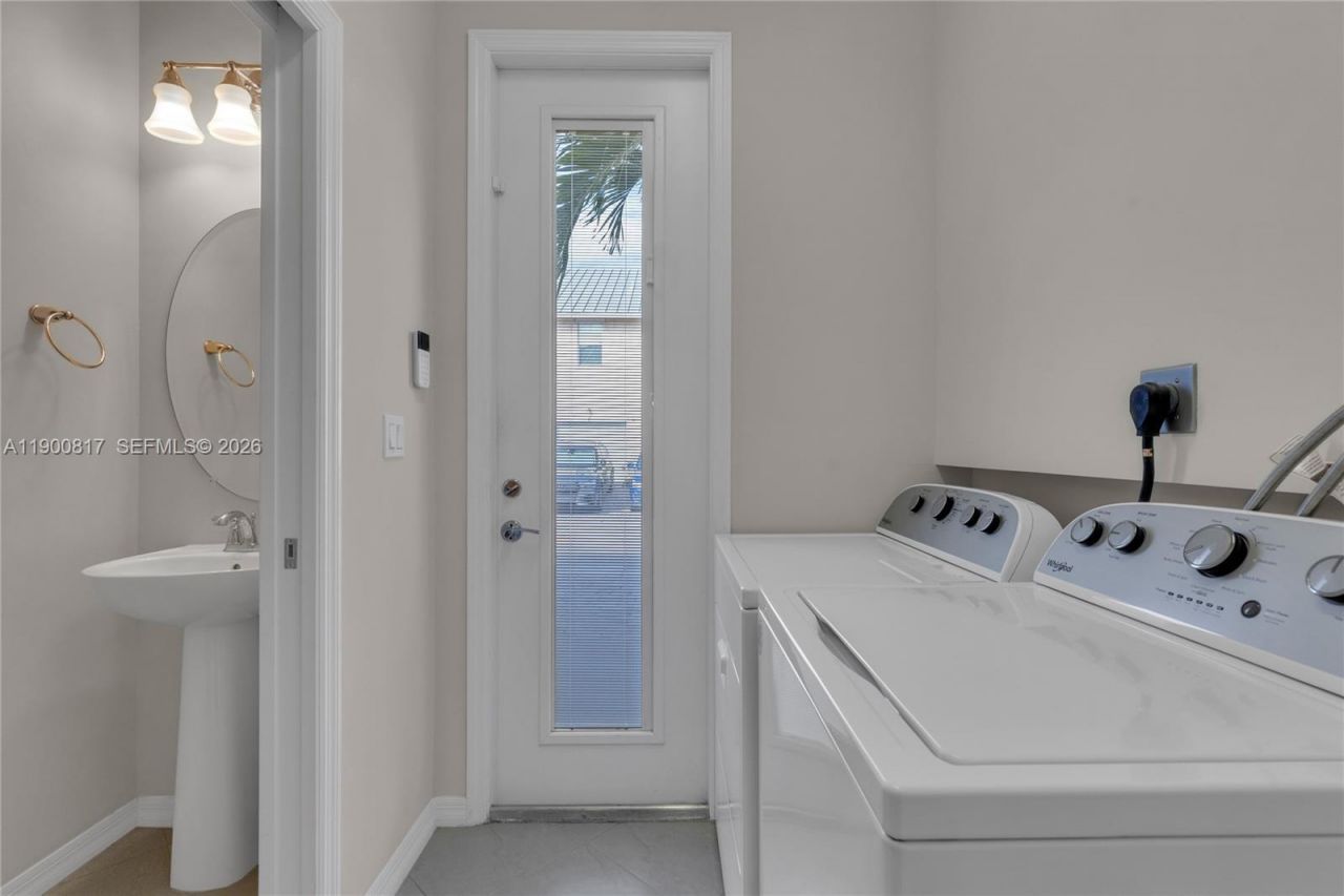 4810 Eucalyptus Dr, Unit 3, Hollywood, FL 33021 Photo