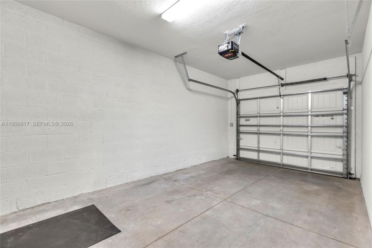 4810 Eucalyptus Dr, Unit 3, Hollywood, FL 33021 Photo