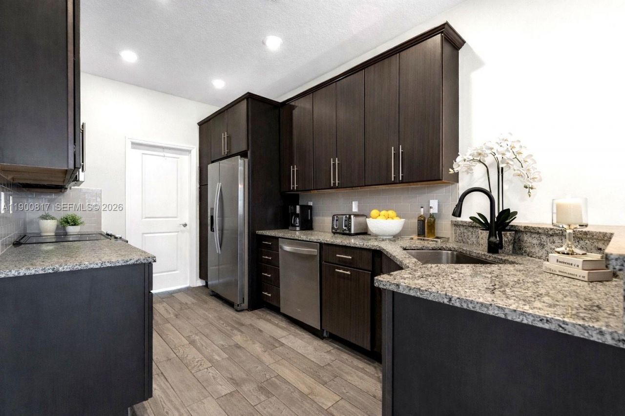 4810 Eucalyptus Dr, Unit 3, Hollywood, FL 33021 Photo