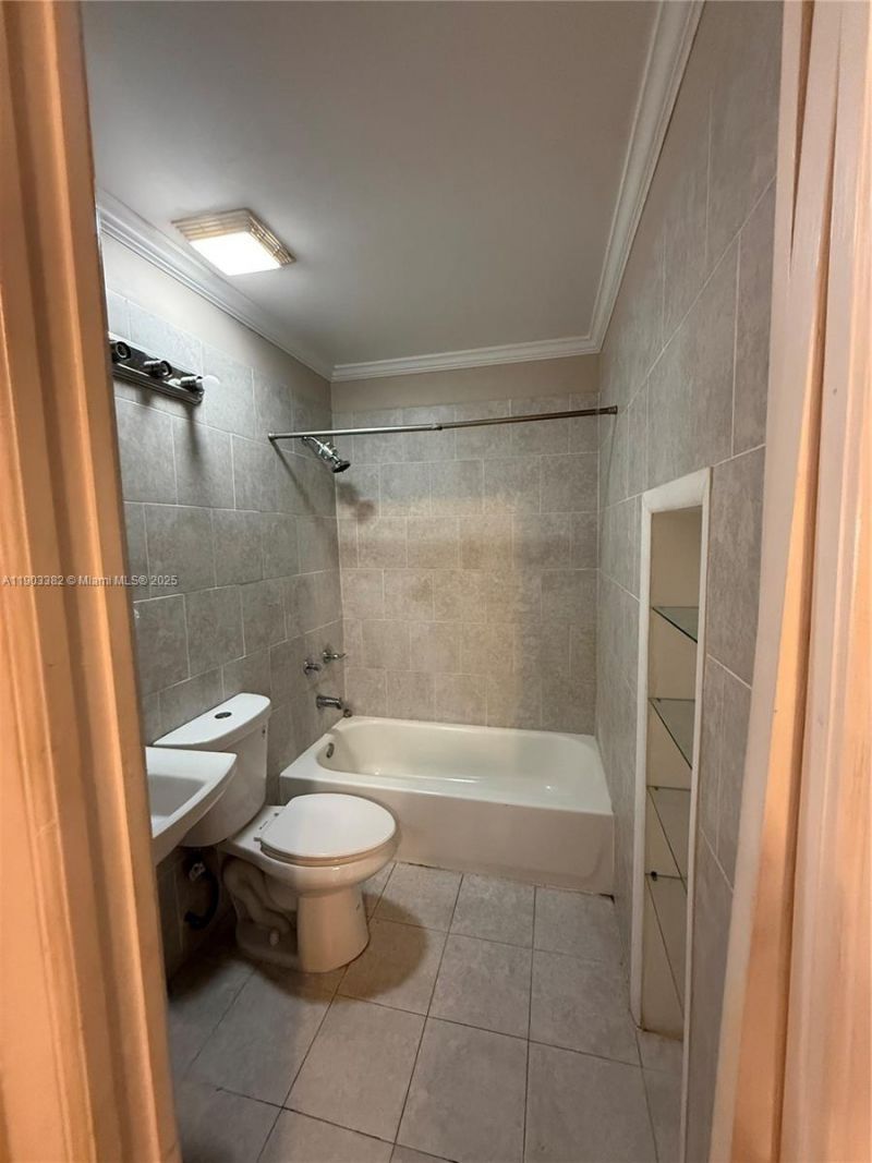 2901 San Remo Cir, Homestead, FL 33035 Photo